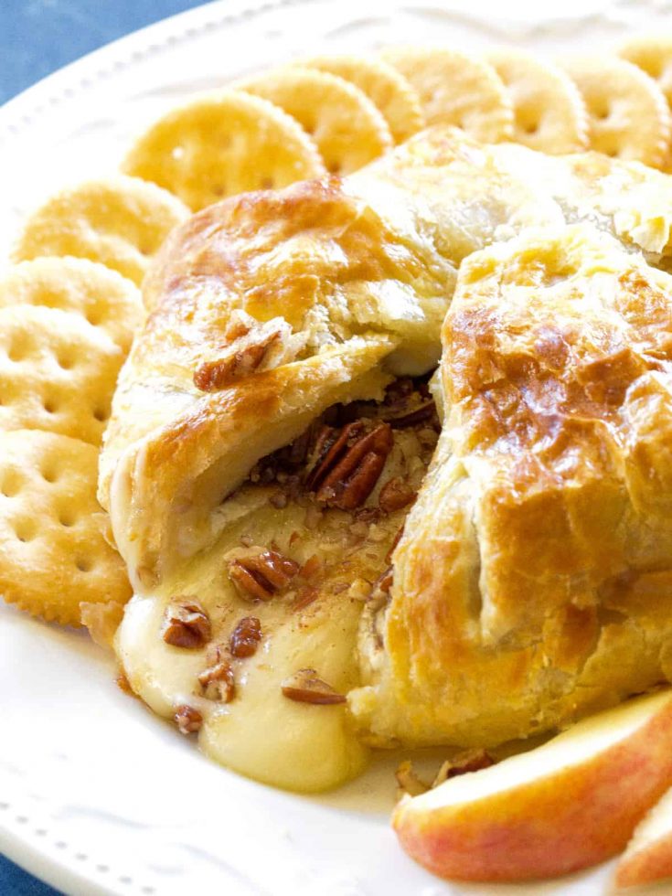 Baked Brie Recipe (+VIDEO) - The Girl Who Ate Everything