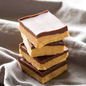 Homemade Reese's Bars - so easy you can make them at home! So good! the-girl-who-ate-everything.com