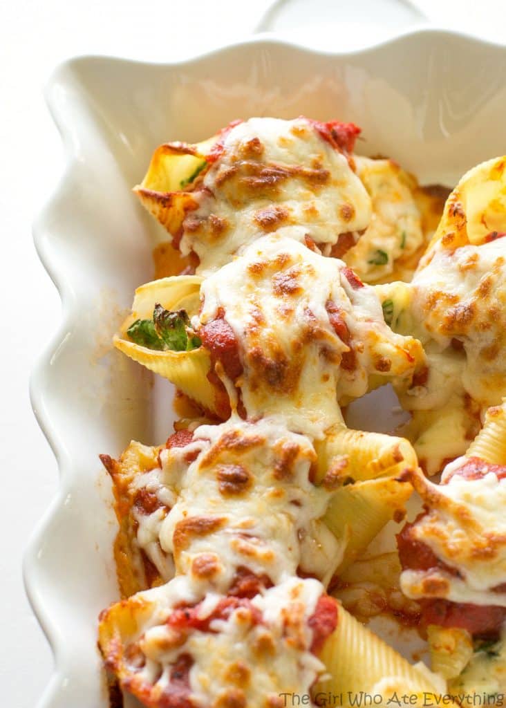Chicken and Spinach Stuffed Shells - great flavor and makes a ton! I always make this for company. the-girl-who-ate-everything.com