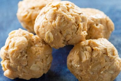 Healthy Peanut Butter Balls - simple ingredients in these little snacks. Great for kids and adults.