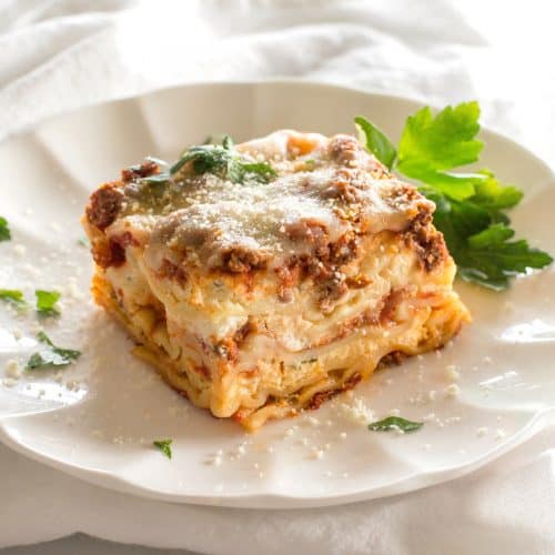 https://www.the-girl-who-ate-everything.com/wp-content/uploads/2010/12/crockpot-lasagna-5-500x500.jpg