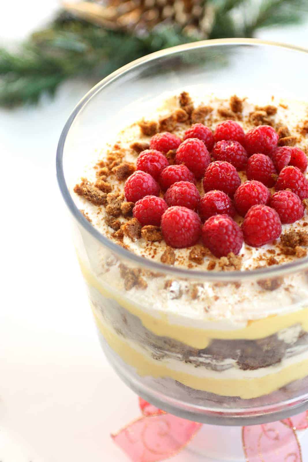 Eggnog Gingerbread Trifle - layers of gingerbread, eggnog pudding and whipped cream. So good! the-girl-who-ate-everything.com