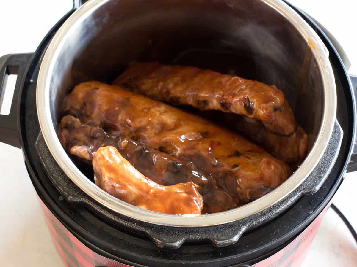 Slow Cooker Ribs Instant Pot Slow Cooker/Instant Pot Ribs | The Girl Who Ate Everything