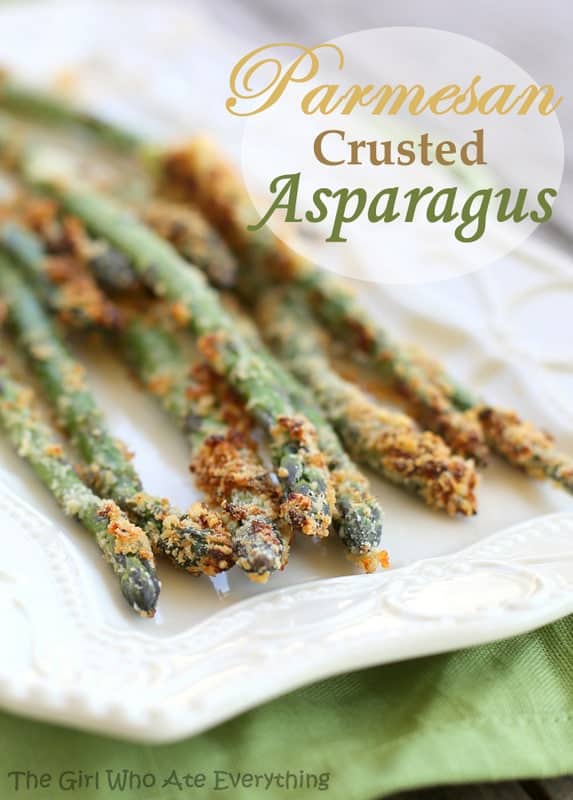 This Parmesan-Crusted Asparagus is a healthy way to make crispy Parmesan asparagus that everyone will love. the-girl-who-ate-everything.com
