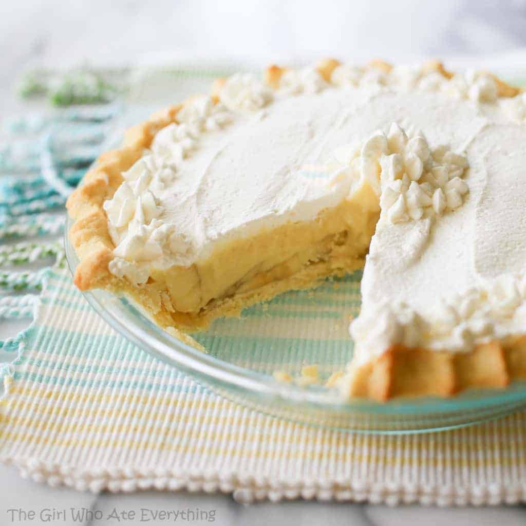 This Banana Cream Pie is made with a super easy homemade custard and layers of bananas. the-girl-who-ate-everything.com