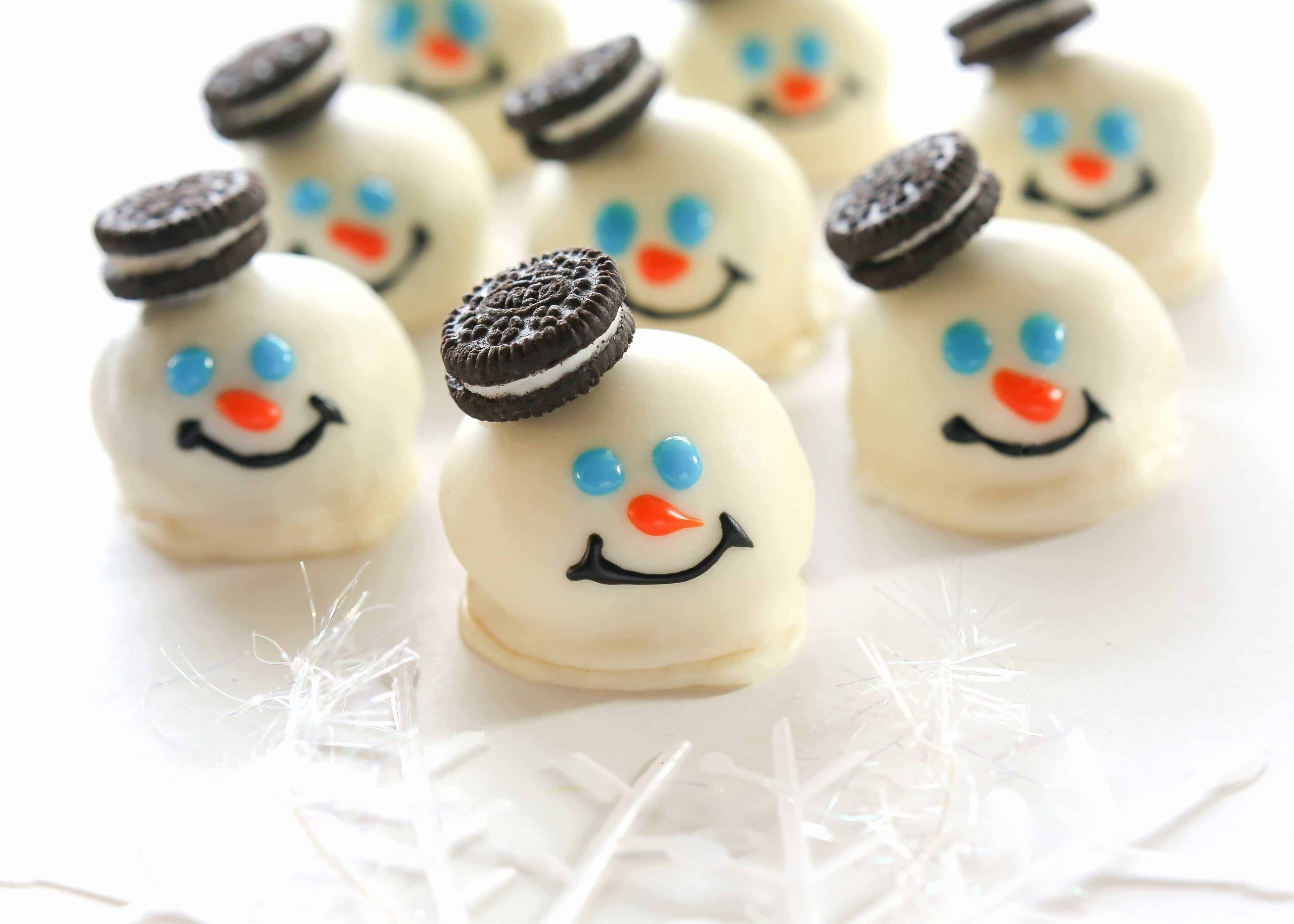 Desktop Melting Snowman: Holiday Silicone Fun 