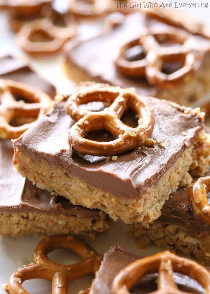 Chocolate Peanut Butter Pretzel Ritz Bars - peanut butter and chocolate bars that are out of this world. the-girl-who-ate-everything.com