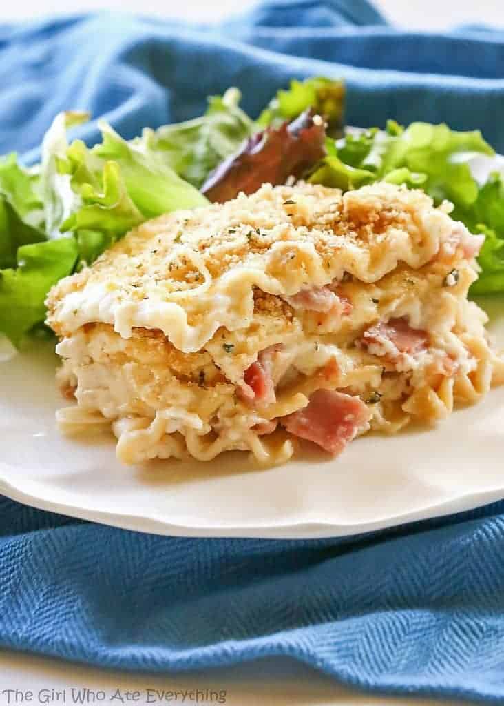 Chicken Cordon Bleu Lasagna - comfort food at its best. Layers of ham, chicken, and creamy white sauce make for a tasty dinner. www.the-girl-who-ate-everything.com