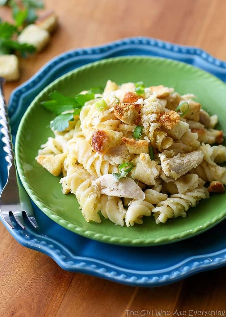 Chicken Caesar Pasta Casserole - a pasta dish with creamy Caesar dressing and topped with crushed garlic croutons. the-girl-who-ate-everything.com