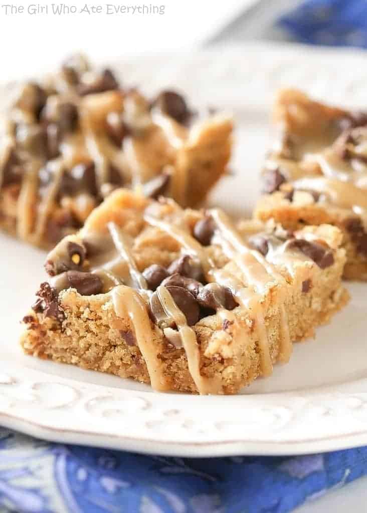 Oatmeal Chocolate Chip Peanut Butter Bars - the-girl-who-ate-everything.com