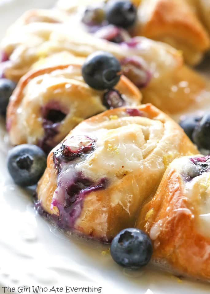 This Blueberry Lemon Crescent Ring is perfect for breakfast or brunch. This is an easy and tasty treat for any time of day. the-girl-who-ate-everything.com