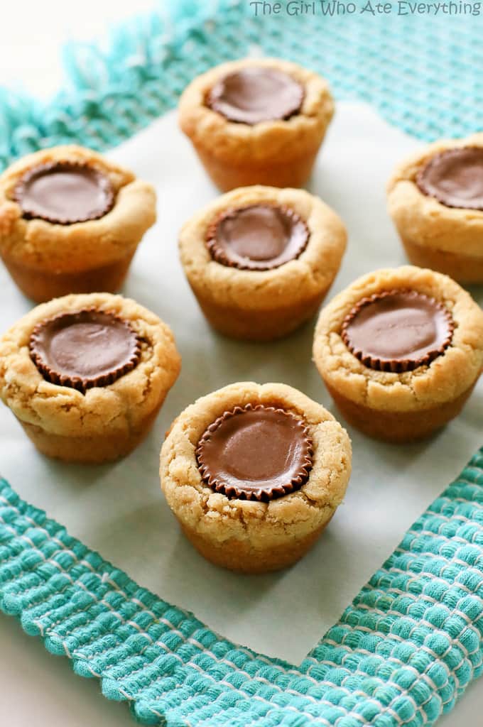 https://www.the-girl-who-ate-everything.com/wp-content/uploads/2015/09/peanut-butter-cup-cookies-007.jpg