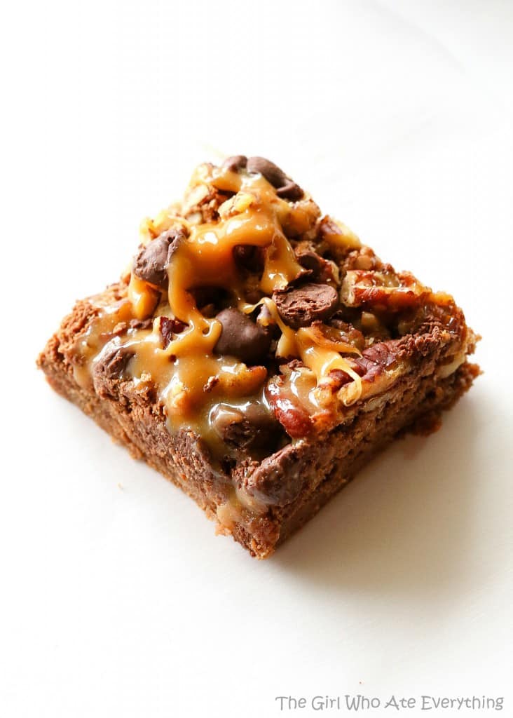 These Chocolate Turtle Brownies are rich chocolate brownies with gooey caramel, nuts, and more chocolate. the-girl-who-ate-everything.com