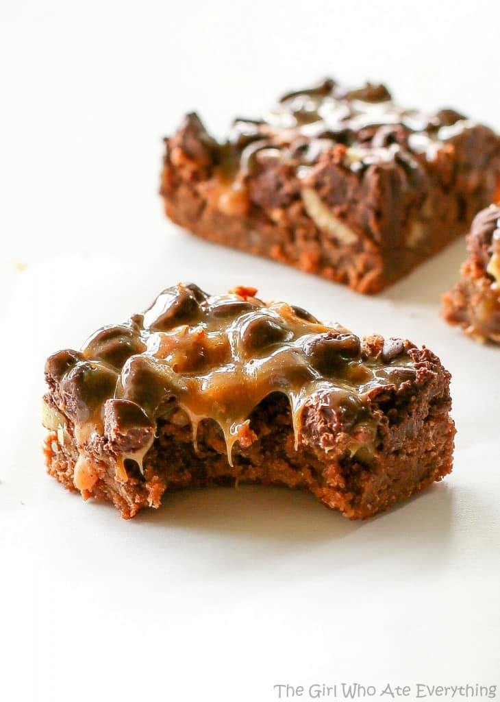 These Chocolate Turtle Brownies are rich chocolate brownies with gooey caramel, nuts, and more chocolate. the-girl-who-ate-everything.com