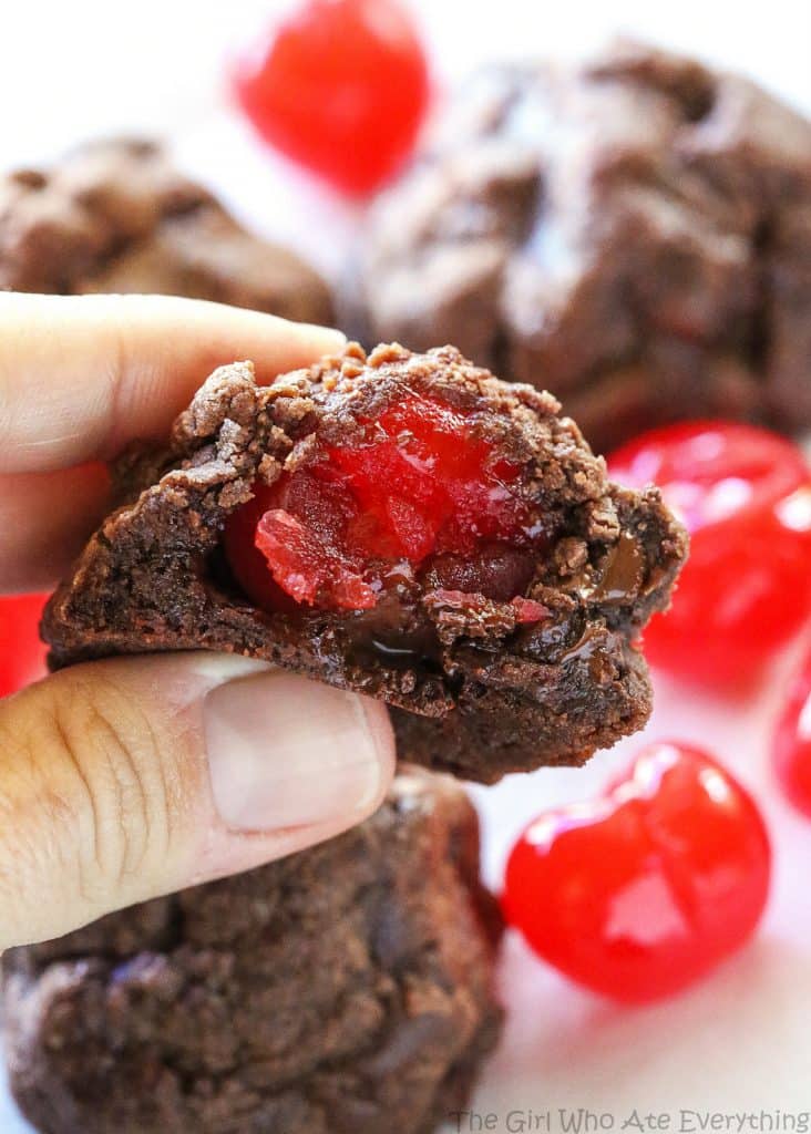Nutella Cherry Cookies - only 5 ingredients and you have easy chocolate gooey cookies! the-girl-who-ate-everything.com