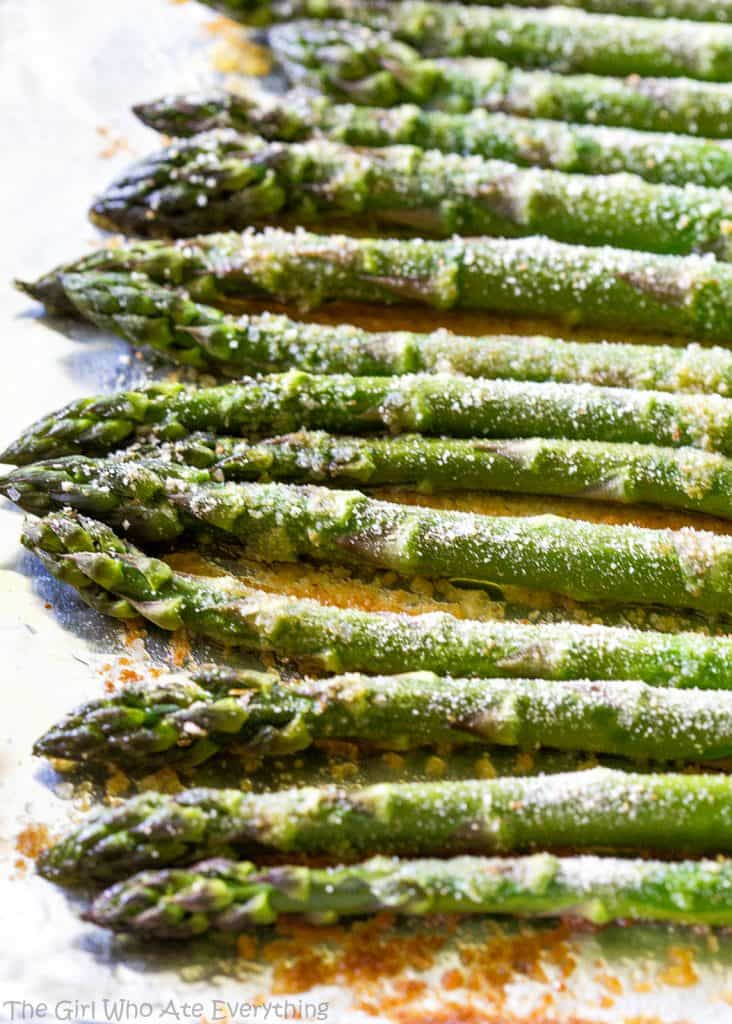 Simple Roasted Asparagus - the-girl-who-ate-everything.com
