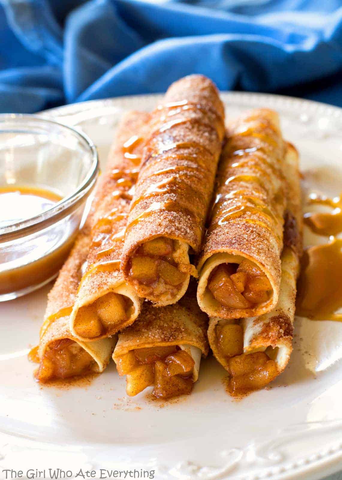 Creamy Caramel Apple Taquitos (VIDEO) - The Girl Who Ate Everything | 