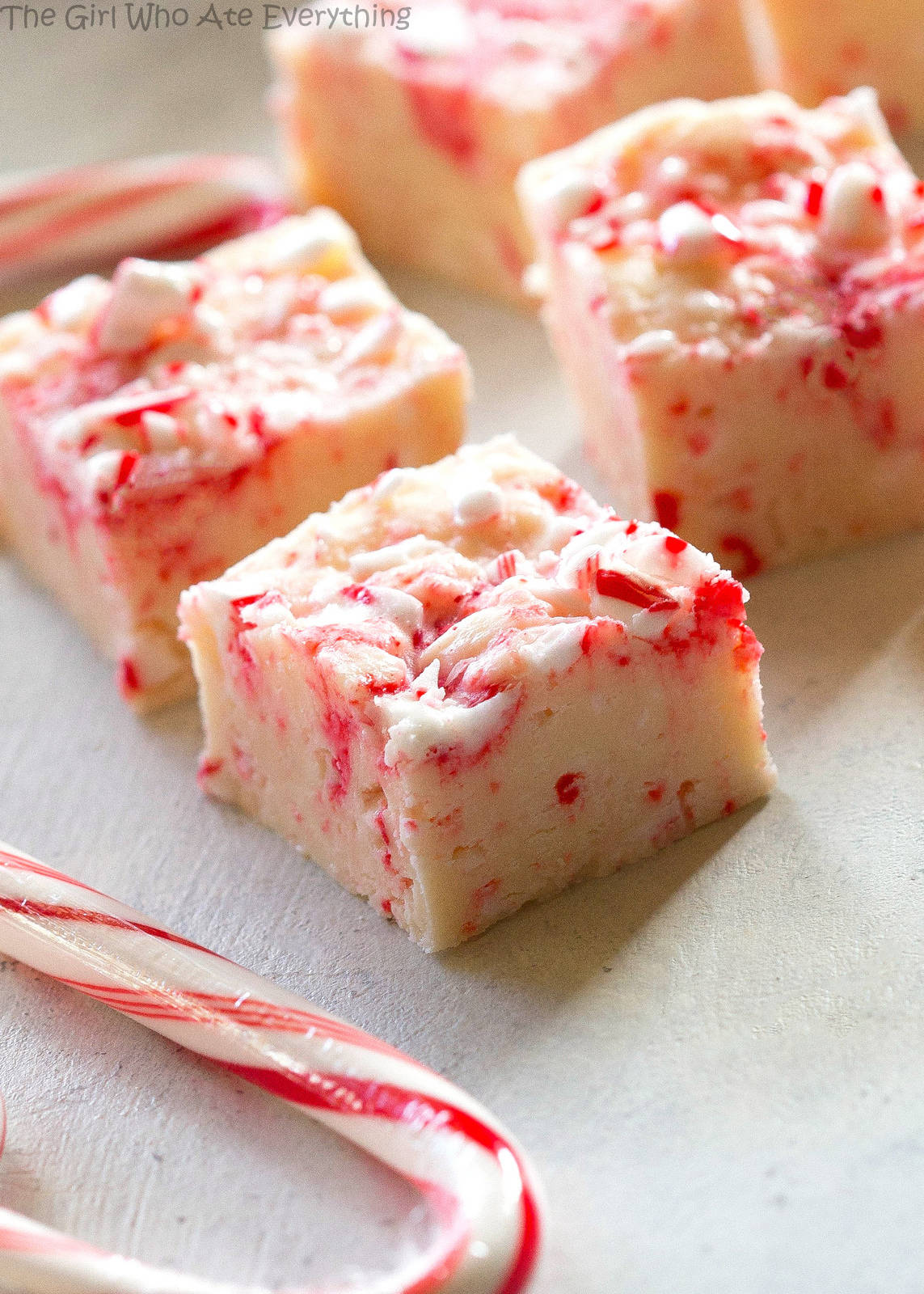 Candy Cane Fudge - only 5 ingredients and so delicious. the-girl-who-ate-everything.com