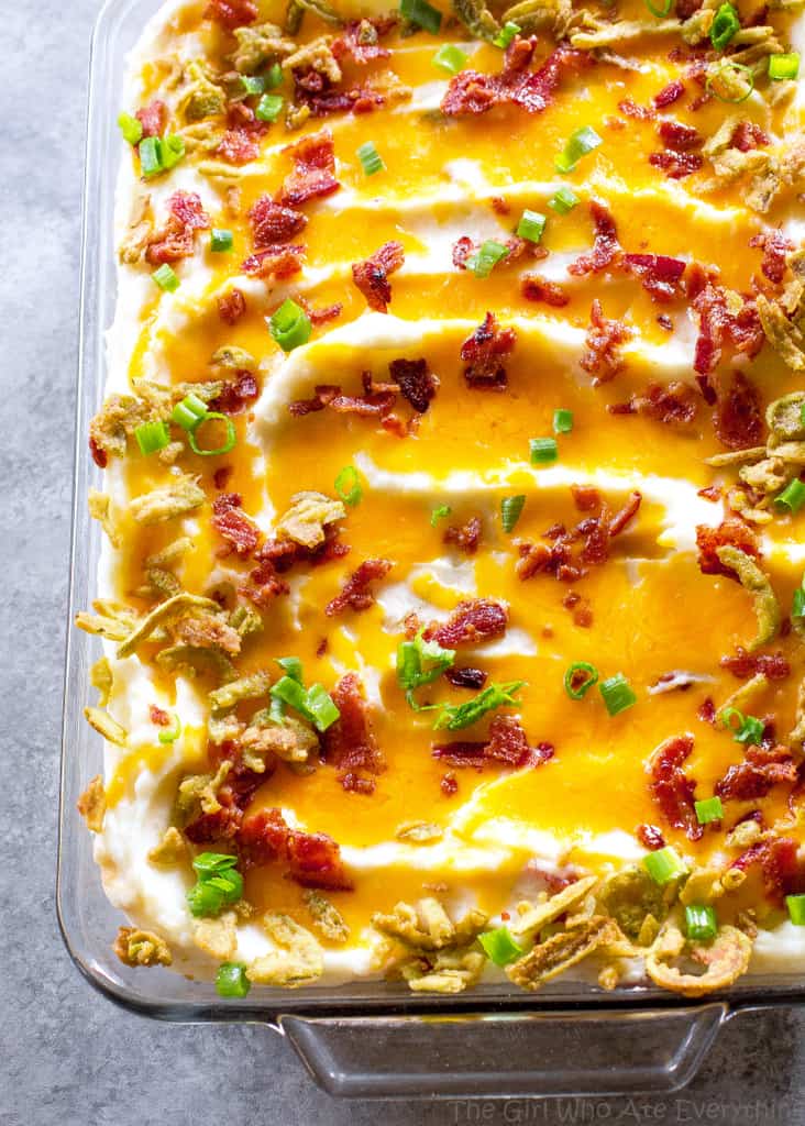 These Jalapeno Popper Mashed Potatoes are creamy mashed potatoes loaded with cheese, bacon, and crispy jalapenos. These will take your Thanksgiving (or Friendsgiving) to the next level. the-girl-who-ate-everything.com