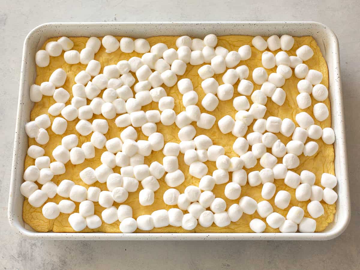 marshmallows on cake mix