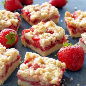 strawberry crumb bars