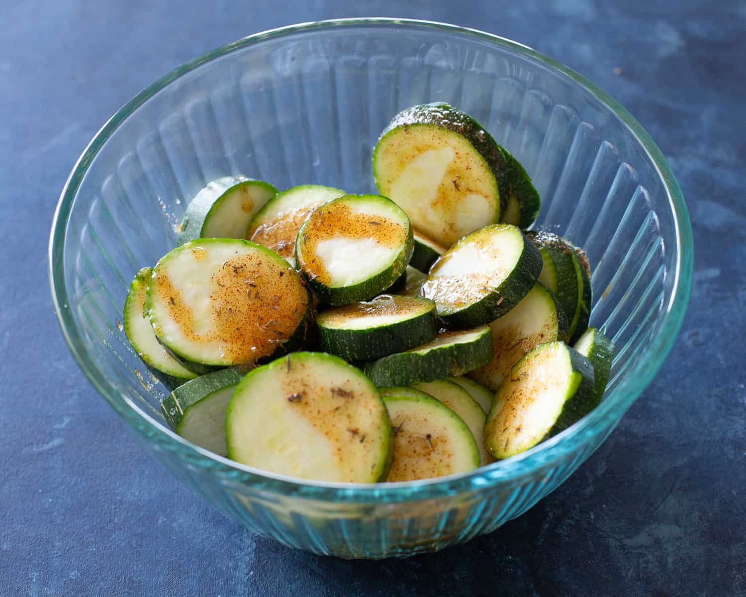 zucchini with oil and herbs