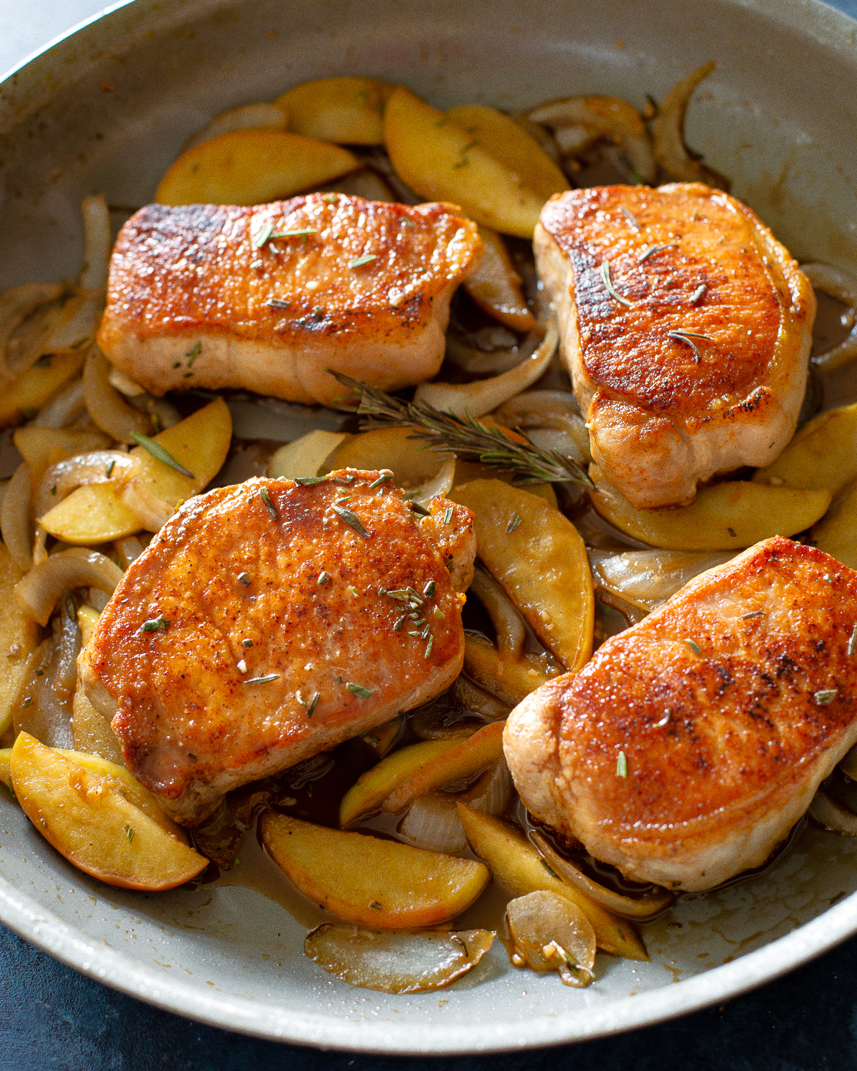 pork chops with apples