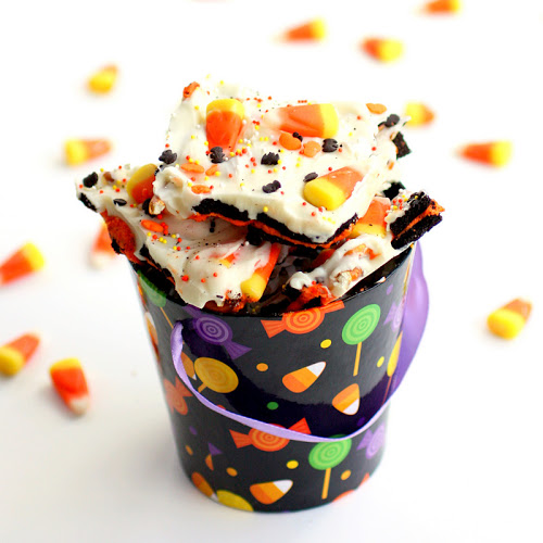 Candy Corn Halloween Bark - delicious and festive. I love this bark! the-girl-who-ate-everything.com