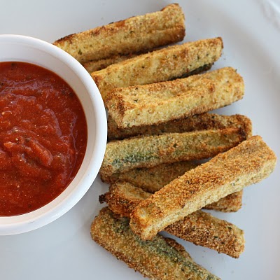 Baked Zucchini Fries - healthy and so good your kids will even eat them. the-girl-who-ate-everything.com