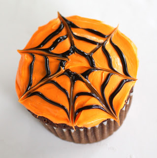 spiderweb cupcakes